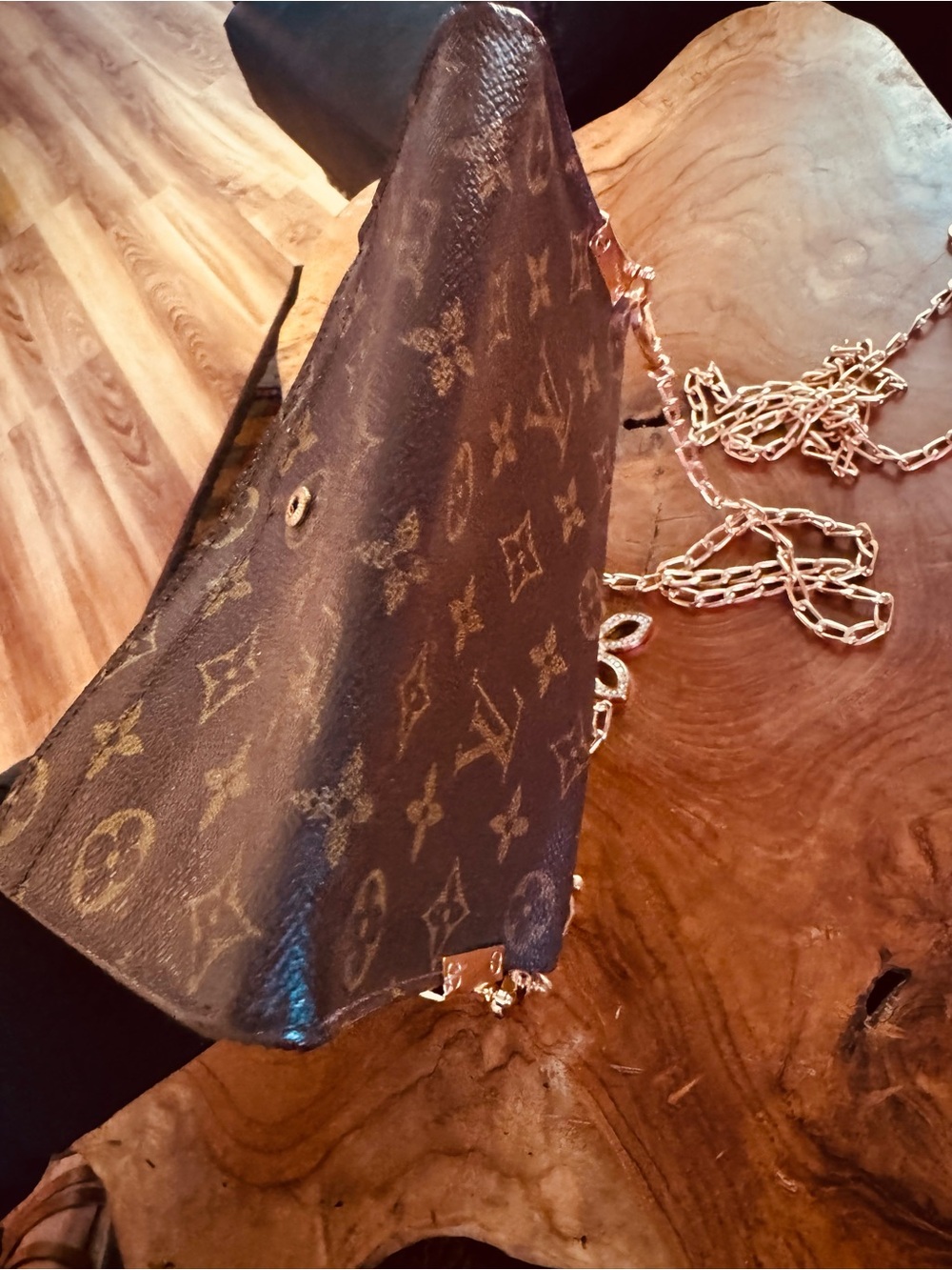 Just in 🔥 Louis Vuitton Sarah wallet vintage converted Crossbody - Picture 10 of 16